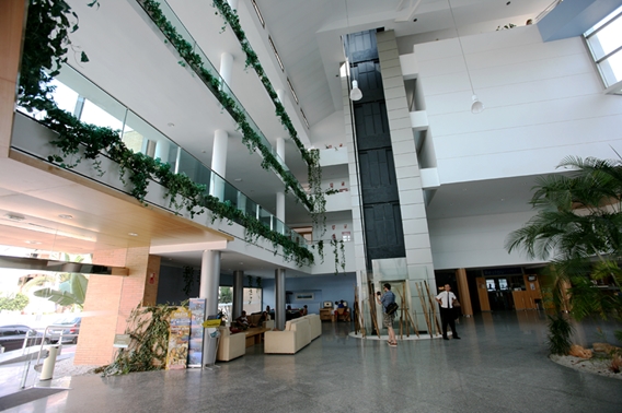 lobby1.jpg