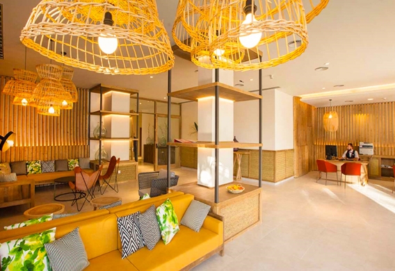 Vista-interior-lobby-hotel-corallium-dunamar-lopesan_edited.jpg